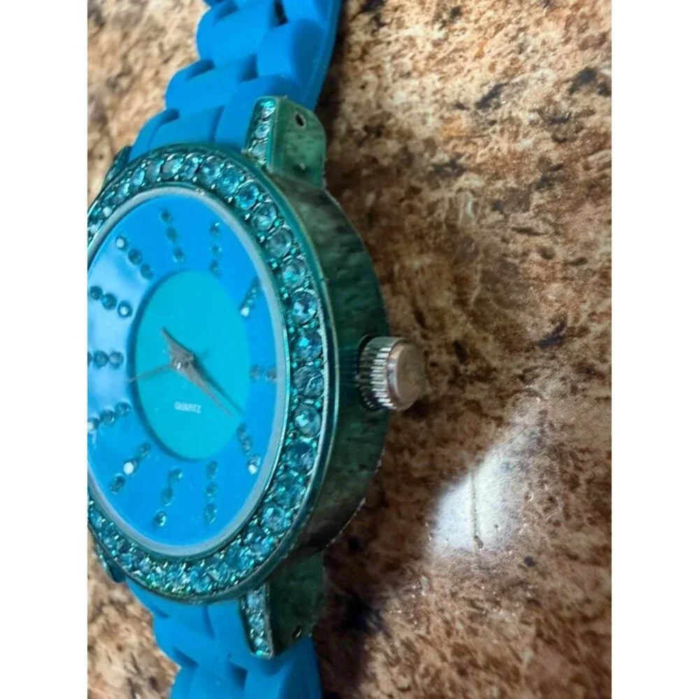 Blue Rhinestone Quartz Women’s Fashion Watch Silicone Band Japan